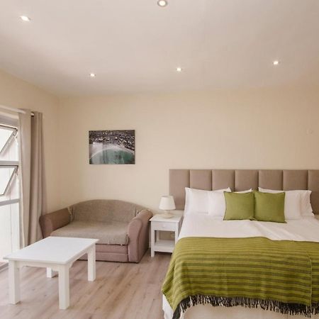 Small Bay Guest House Bloubergstrand Luaran gambar