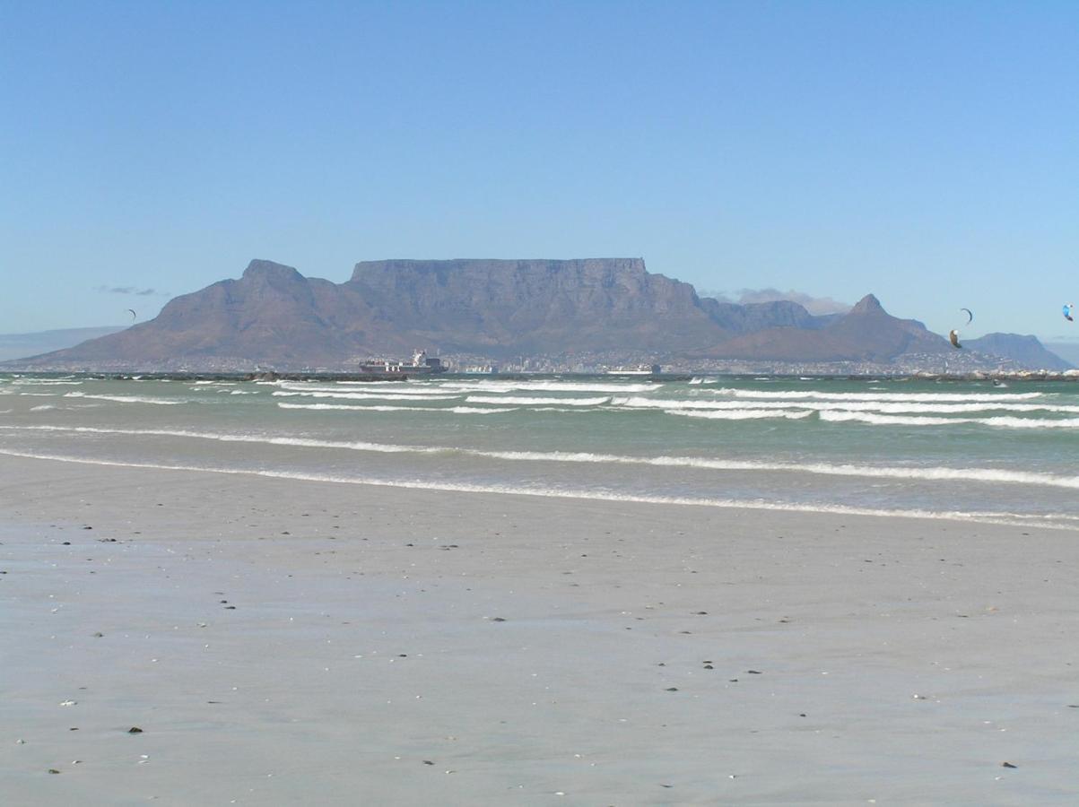 Small Bay Guest House Bloubergstrand Luaran gambar