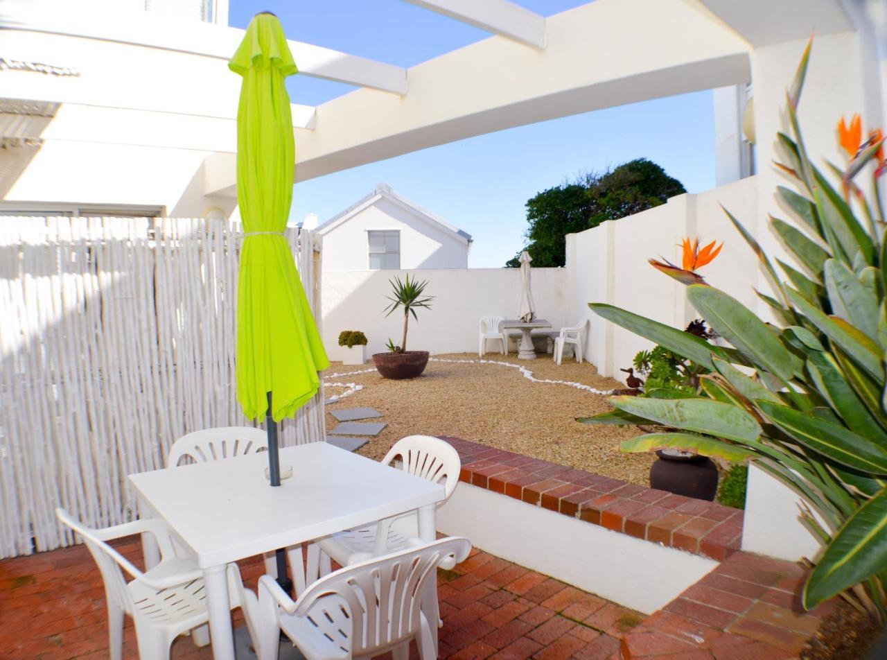Small Bay Guest House Bloubergstrand Luaran gambar